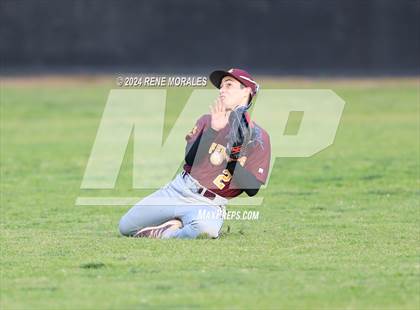 Thumbnail 2 in Valley Christian vs Maranatha photogallery.