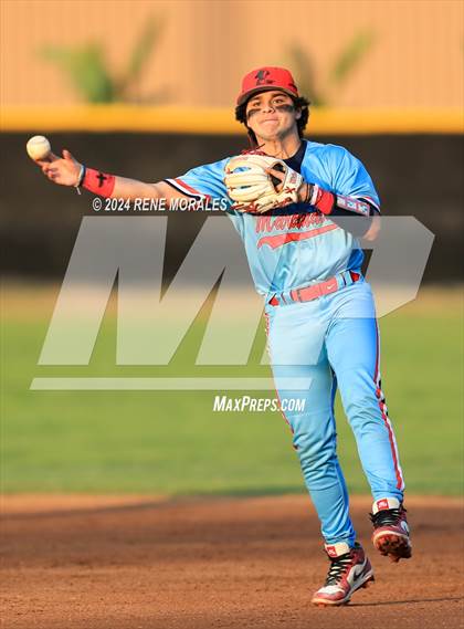 Thumbnail 2 in Valley Christian vs Maranatha photogallery.