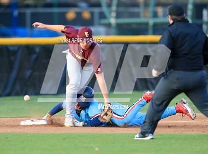 Thumbnail 2 in Valley Christian vs Maranatha photogallery.