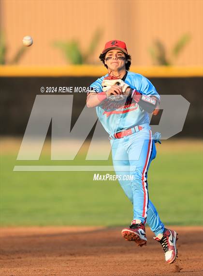 Thumbnail 3 in Valley Christian vs Maranatha photogallery.