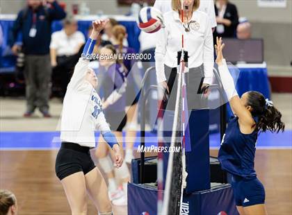 Thumbnail 3 in Village vs. Platte Valley (CHSAA 3A Round 3) photogallery.