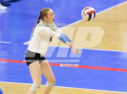Thumbnail 3 in Village vs. Platte Valley (CHSAA 3A Round 3) photogallery.