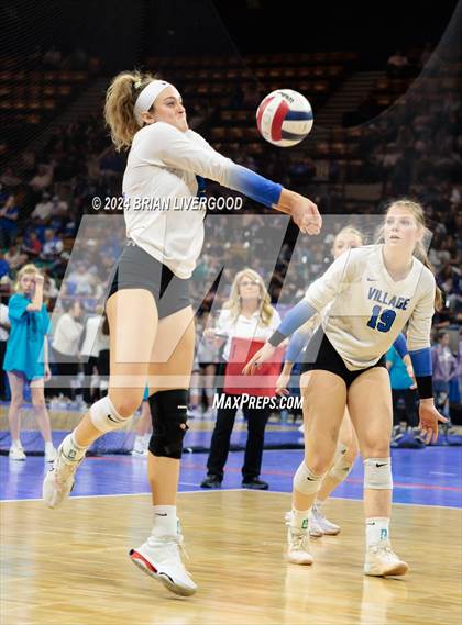 Thumbnail 3 in Village vs. Platte Valley (CHSAA 3A Round 3) photogallery.