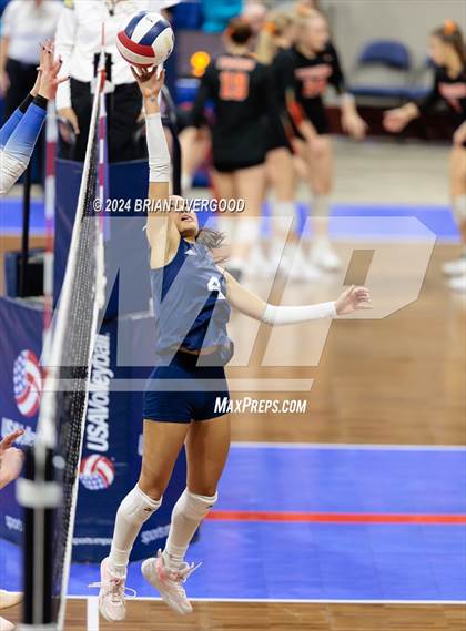 Thumbnail 3 in Village vs. Platte Valley (CHSAA 3A Round 3) photogallery.