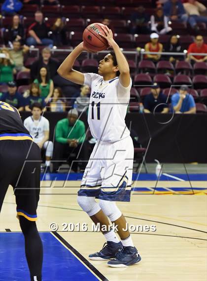 Thumbnail 3 in Phoenix Country Day vs. Yuma Catholic (AIA D4 Final) photogallery.