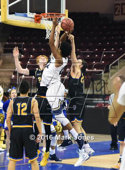Thumbnail 2 in Phoenix Country Day vs. Yuma Catholic (AIA D4 Final) photogallery.