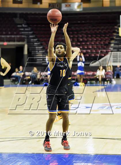 Thumbnail 3 in Phoenix Country Day vs. Yuma Catholic (AIA D4 Final) photogallery.