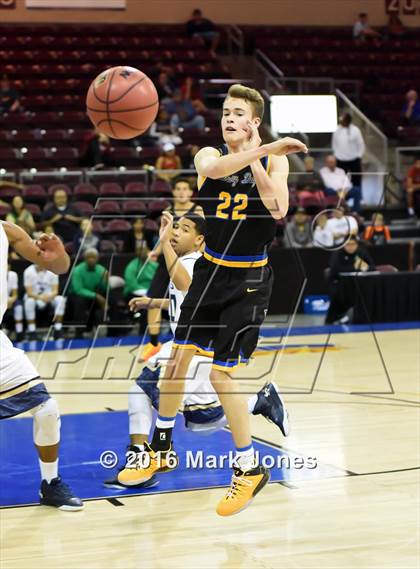 Thumbnail 3 in Phoenix Country Day vs. Yuma Catholic (AIA D4 Final) photogallery.