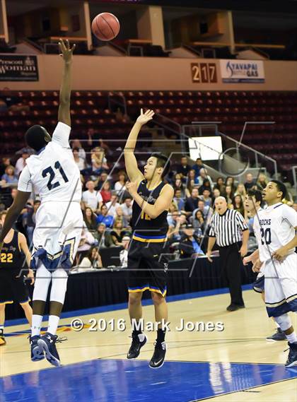 Thumbnail 3 in Phoenix Country Day vs. Yuma Catholic (AIA D4 Final) photogallery.