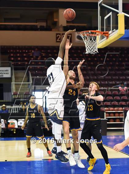 Thumbnail 3 in Phoenix Country Day vs. Yuma Catholic (AIA D4 Final) photogallery.
