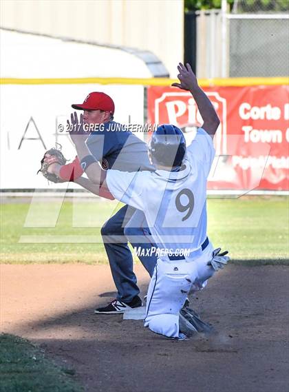 Thumbnail 3 in Redwood vs. Marin Catholic (CIF MCAL Playoff) photogallery.