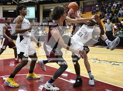 Thumbnail 2 in MacDuffie vs. Putnam Science Academy (Spalding Hoophall Classic) photogallery.