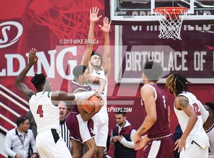 Thumbnail 3 in MacDuffie vs. Putnam Science Academy (Spalding Hoophall Classic) photogallery.