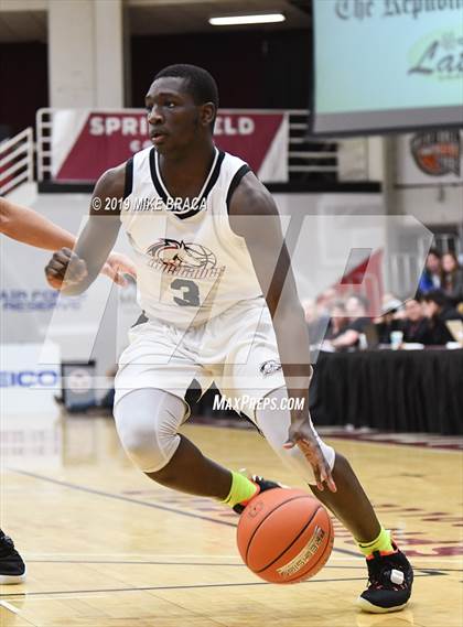 Thumbnail 2 in MacDuffie vs. Putnam Science Academy (Spalding Hoophall Classic) photogallery.
