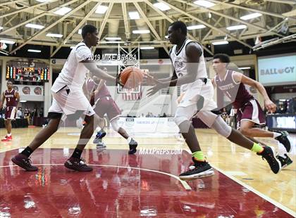Thumbnail 2 in MacDuffie vs. Putnam Science Academy (Spalding Hoophall Classic) photogallery.