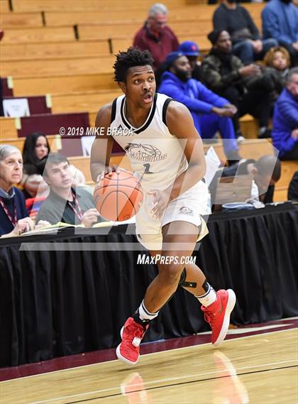 Thumbnail 1 in MacDuffie vs. Putnam Science Academy (Spalding Hoophall Classic) photogallery.