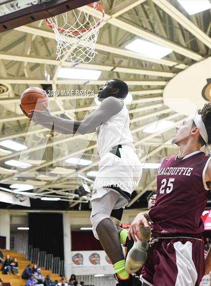 Thumbnail 2 in MacDuffie vs. Putnam Science Academy (Spalding Hoophall Classic) photogallery.