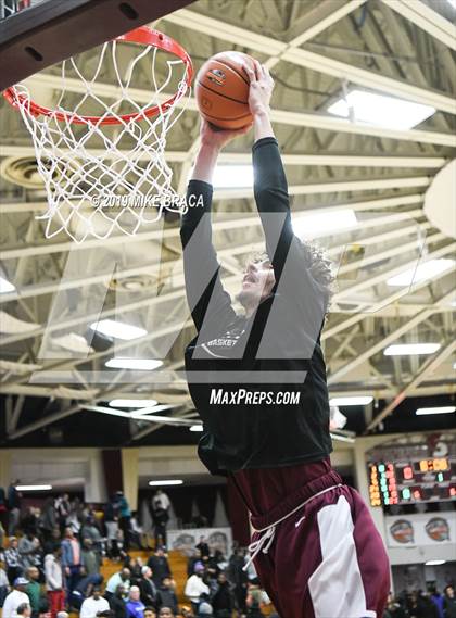 Thumbnail 1 in MacDuffie vs. Putnam Science Academy (Spalding Hoophall Classic) photogallery.