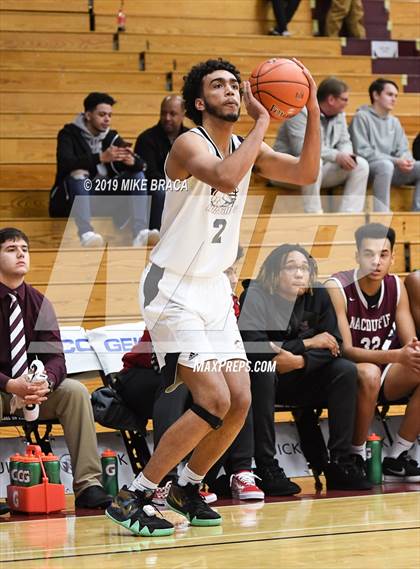 Thumbnail 1 in MacDuffie vs. Putnam Science Academy (Spalding Hoophall Classic) photogallery.