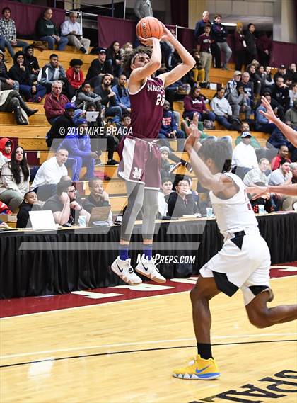 Thumbnail 1 in MacDuffie vs. Putnam Science Academy (Spalding Hoophall Classic) photogallery.