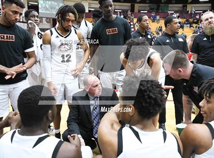 Thumbnail 3 in MacDuffie vs. Putnam Science Academy (Spalding Hoophall Classic) photogallery.