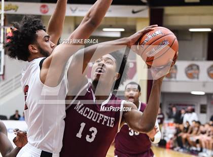 Thumbnail 2 in MacDuffie vs. Putnam Science Academy (Spalding Hoophall Classic) photogallery.