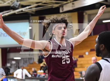 Thumbnail 2 in MacDuffie vs. Putnam Science Academy (Spalding Hoophall Classic) photogallery.