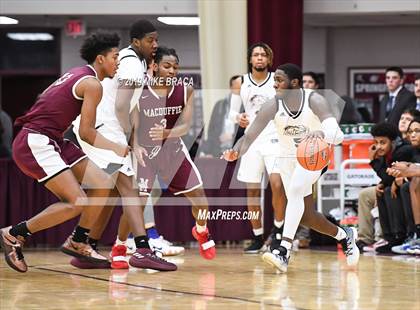 Thumbnail 3 in MacDuffie vs. Putnam Science Academy (Spalding Hoophall Classic) photogallery.