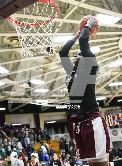Thumbnail 2 in MacDuffie vs. Putnam Science Academy (Spalding Hoophall Classic) photogallery.