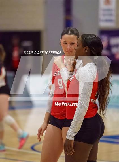 Thumbnail 3 in Hilmar vs Elsinore (CIF State Division 5 Final) photogallery.