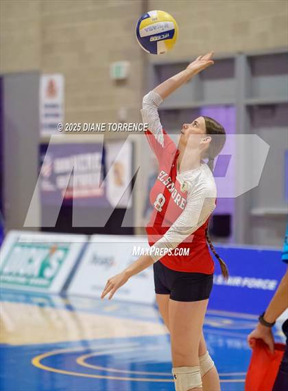 Thumbnail 1 in Hilmar vs Elsinore (CIF State Division 5 Final) photogallery.