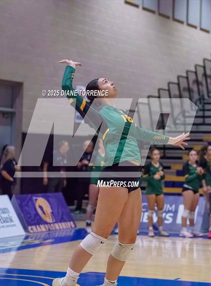 Thumbnail 1 in Hilmar vs Elsinore (CIF State Division 5 Final) photogallery.