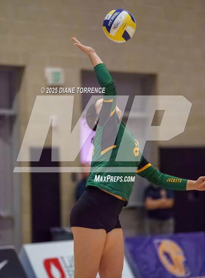 Thumbnail 3 in Hilmar vs Elsinore (CIF State Division 5 Final) photogallery.