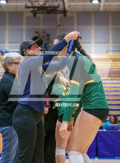 Thumbnail 2 in Hilmar vs Elsinore (CIF State Division 5 Final) photogallery.
