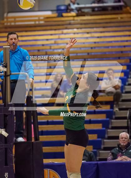 Thumbnail 2 in Hilmar vs Elsinore (CIF State Division 5 Final) photogallery.