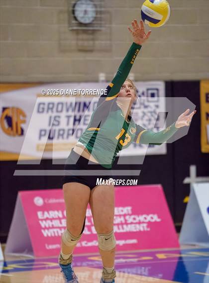 Thumbnail 1 in Hilmar vs Elsinore (CIF State Division 5 Final) photogallery.