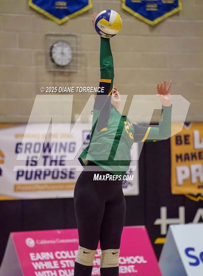 Thumbnail 3 in Hilmar vs Elsinore (CIF State Division 5 Final) photogallery.