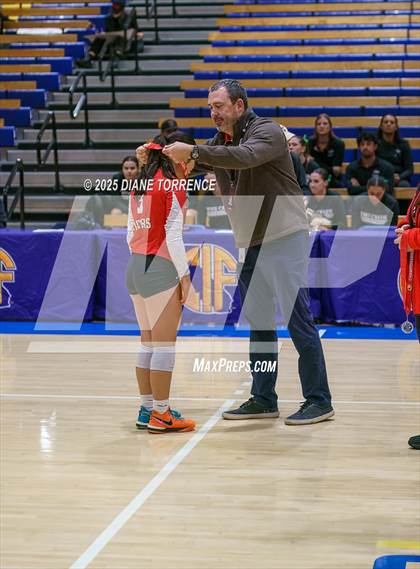 Thumbnail 2 in Hilmar vs Elsinore (CIF State Division 5 Final) photogallery.