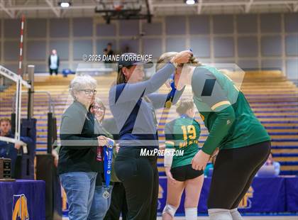 Thumbnail 1 in Hilmar vs Elsinore (CIF State Division 5 Final) photogallery.