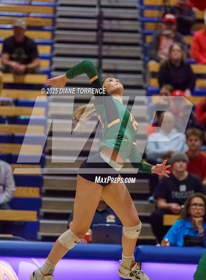 Thumbnail 2 in Hilmar vs Elsinore (CIF State Division 5 Final) photogallery.