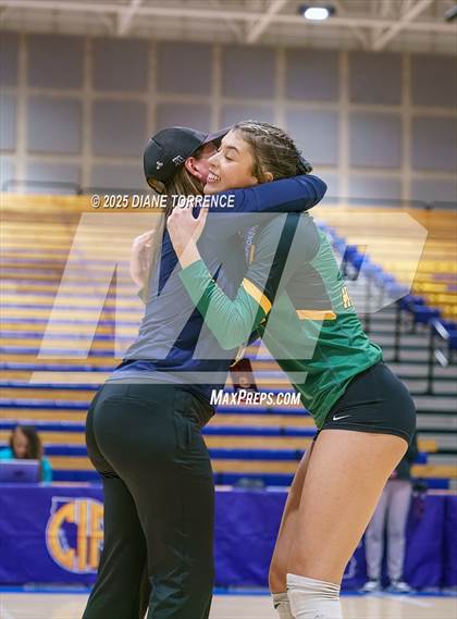 Thumbnail 1 in Hilmar vs Elsinore (CIF State Division 5 Final) photogallery.