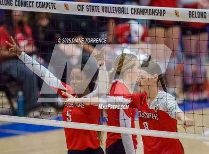 Thumbnail 1 in Hilmar vs Elsinore (CIF State Division 5 Final) photogallery.