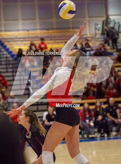 Thumbnail 3 in Hilmar vs Elsinore (CIF State Division 5 Final) photogallery.