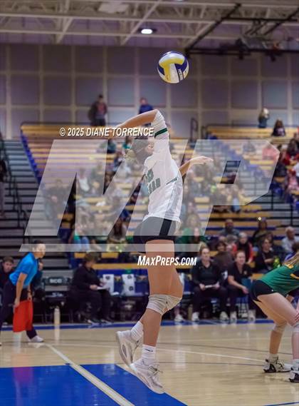 Thumbnail 1 in Hilmar vs Elsinore (CIF State Division 5 Final) photogallery.