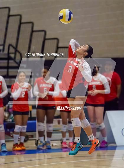 Thumbnail 2 in Hilmar vs Elsinore (CIF State Division 5 Final) photogallery.