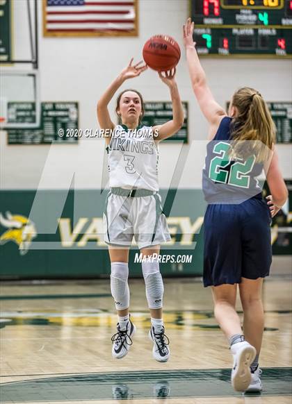 Thumbnail 3 in Woodgrove @ Loudoun Valley photogallery.