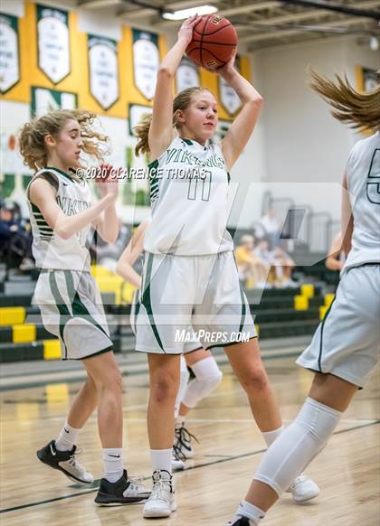 Thumbnail 3 in Woodgrove @ Loudoun Valley photogallery.