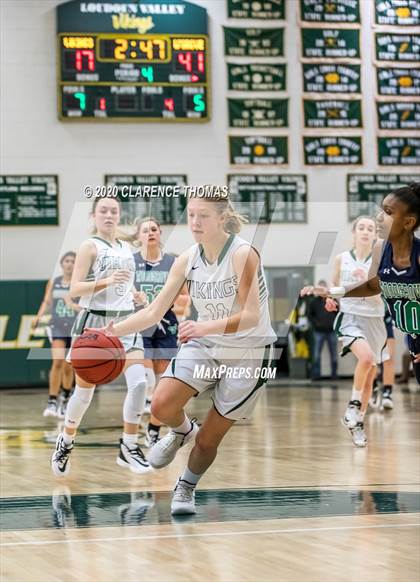 Thumbnail 1 in Woodgrove @ Loudoun Valley photogallery.