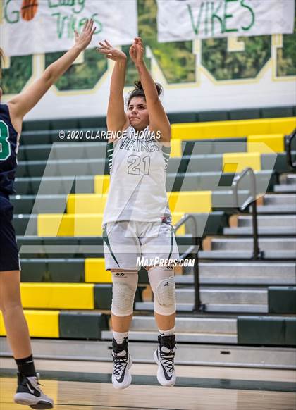 Thumbnail 3 in Woodgrove @ Loudoun Valley photogallery.