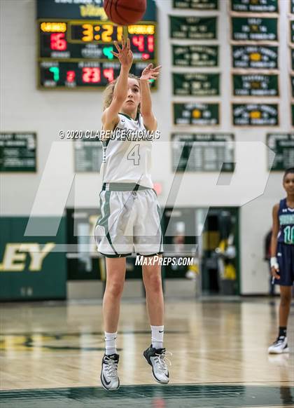 Thumbnail 2 in Woodgrove @ Loudoun Valley photogallery.